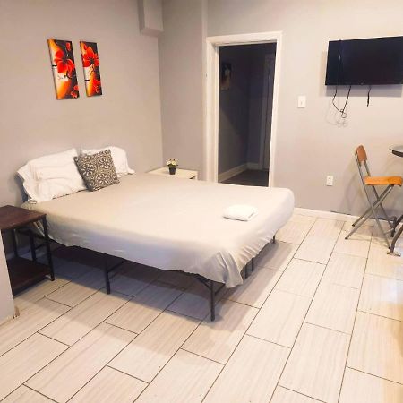 1St Floor Studio Near Airport With Small Kitchenette Philadelphia Exterior photo